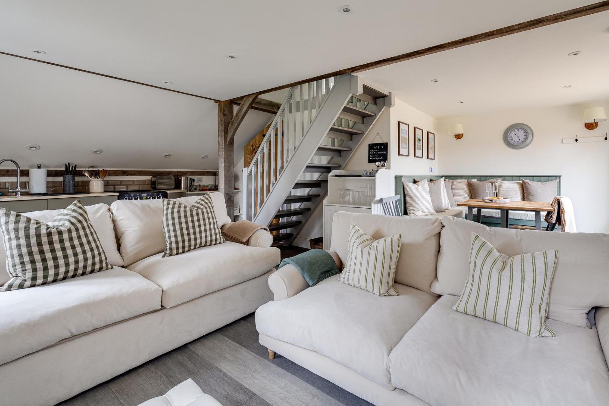 Oak Tree Hideaway Villa Whitchurch  Exterior photo
